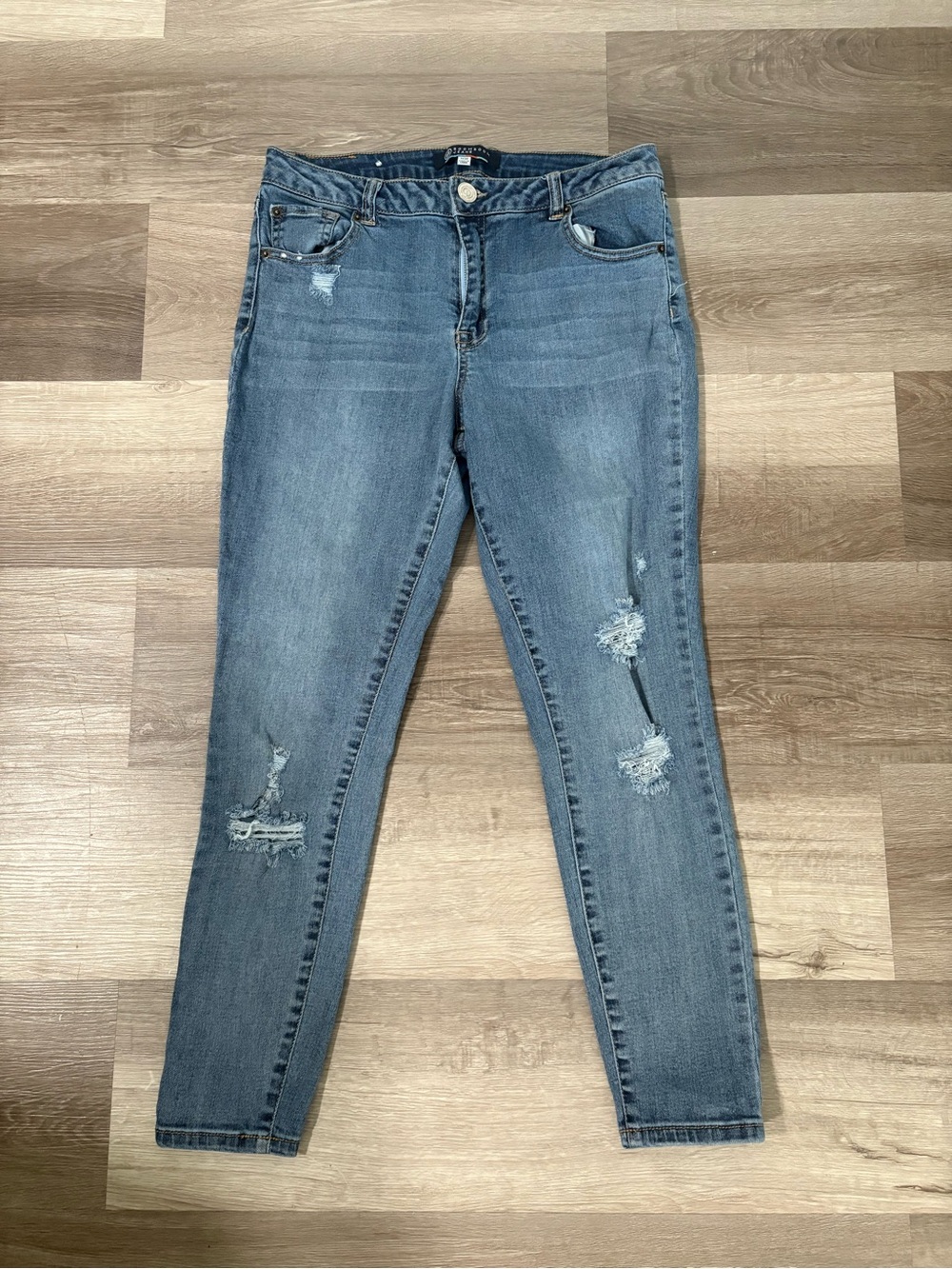 Women’s Distressed Midrise Blue Jeans